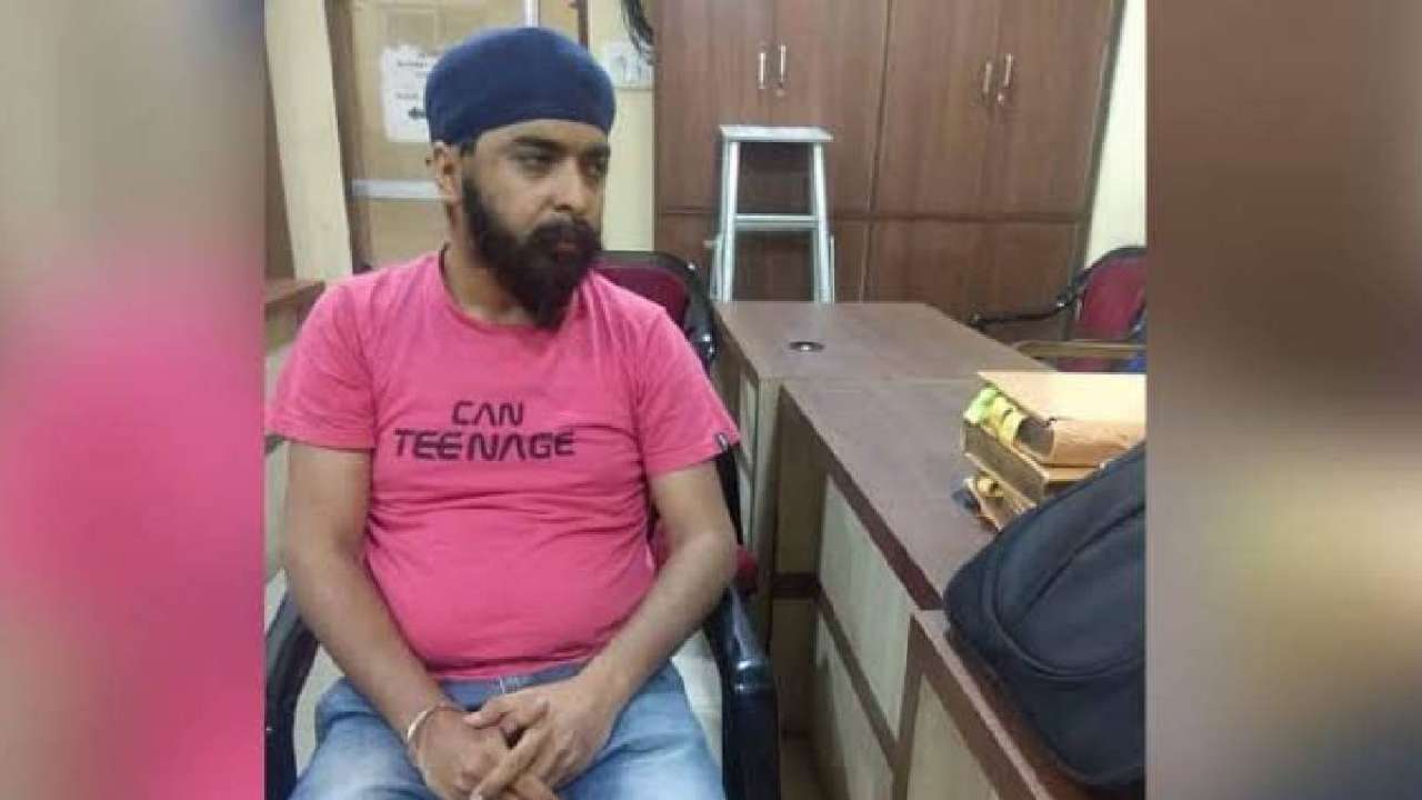 पंजाब पुलिस ने बीजेपी प्रवक्‍ता तेजिंदर पाल सिंह बग्‍गा को गिरफ्तार कर लिया