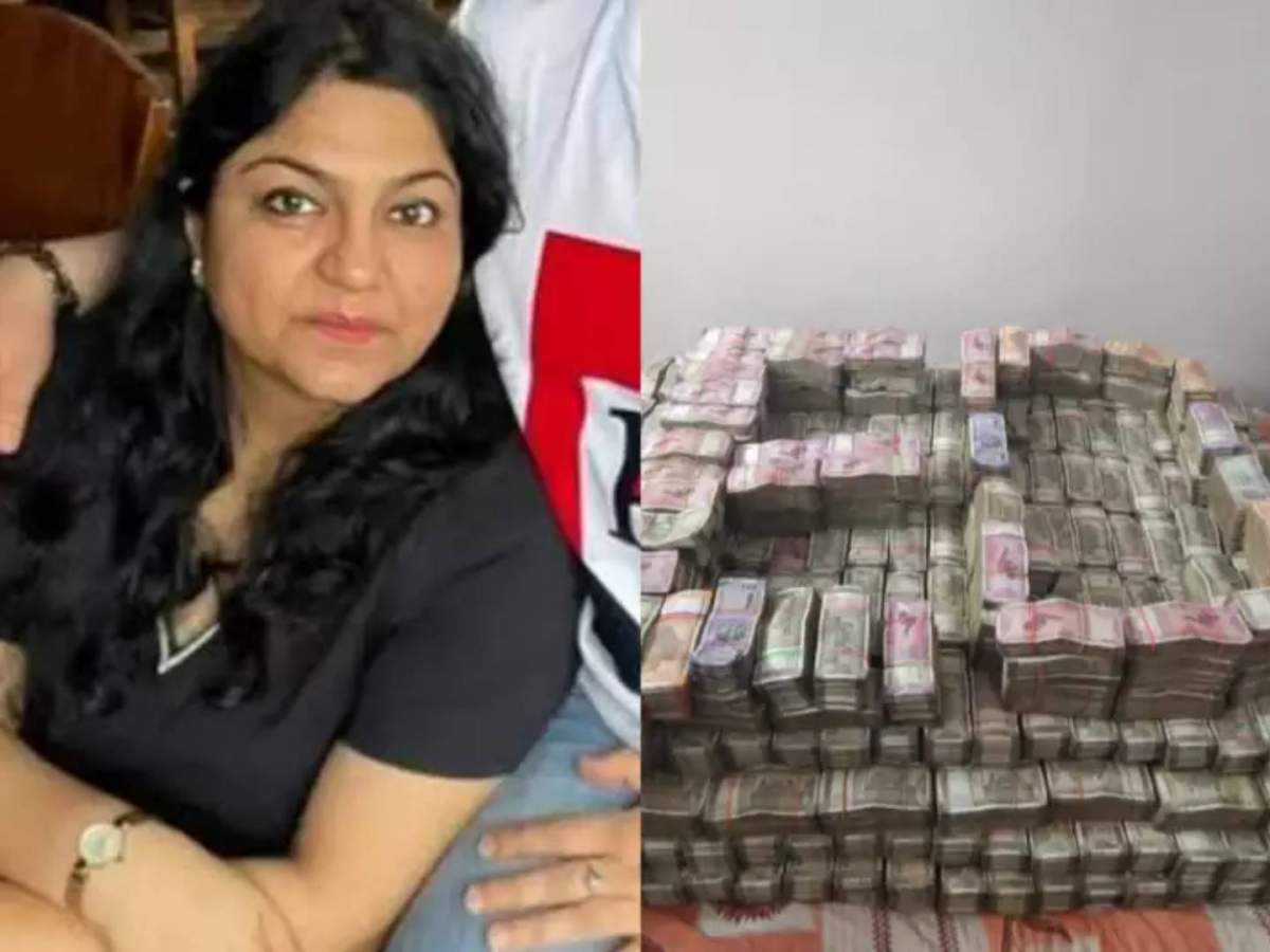 IAS पूजा सिंघल के ठिकानों पर ED की छापेमारी