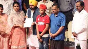 किसानों से बोले केसीआर, आप बदल सकते हैं सरकार, केजरीवाल और CM भगवंत मान के साथ पहुंचे राकेश टिकैत