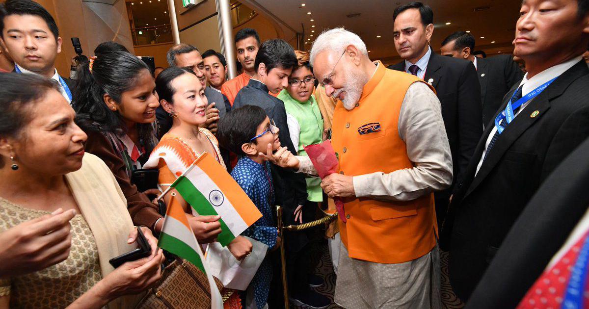 प्रधानमंत्री नरेंद्र मोदी के स्वागत के लिए पहुंचे भारतीय मूल के लोग