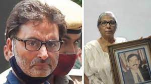 फांसी से कम कुछ नहीं चाहती, यासीन की सजा पर बोलीं रवि खन्ना की पत्नी