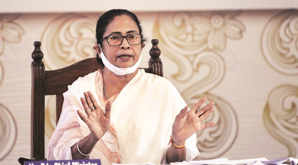 मुख्यमंत्री ममता बनर्जी ने बीजेपी पर निशाना साधते हुए कहा कि "मैं अपनी जान दे दूंगी लेकिन बीजेपी को बंगाल को बांटने नहीं दूंगी"
