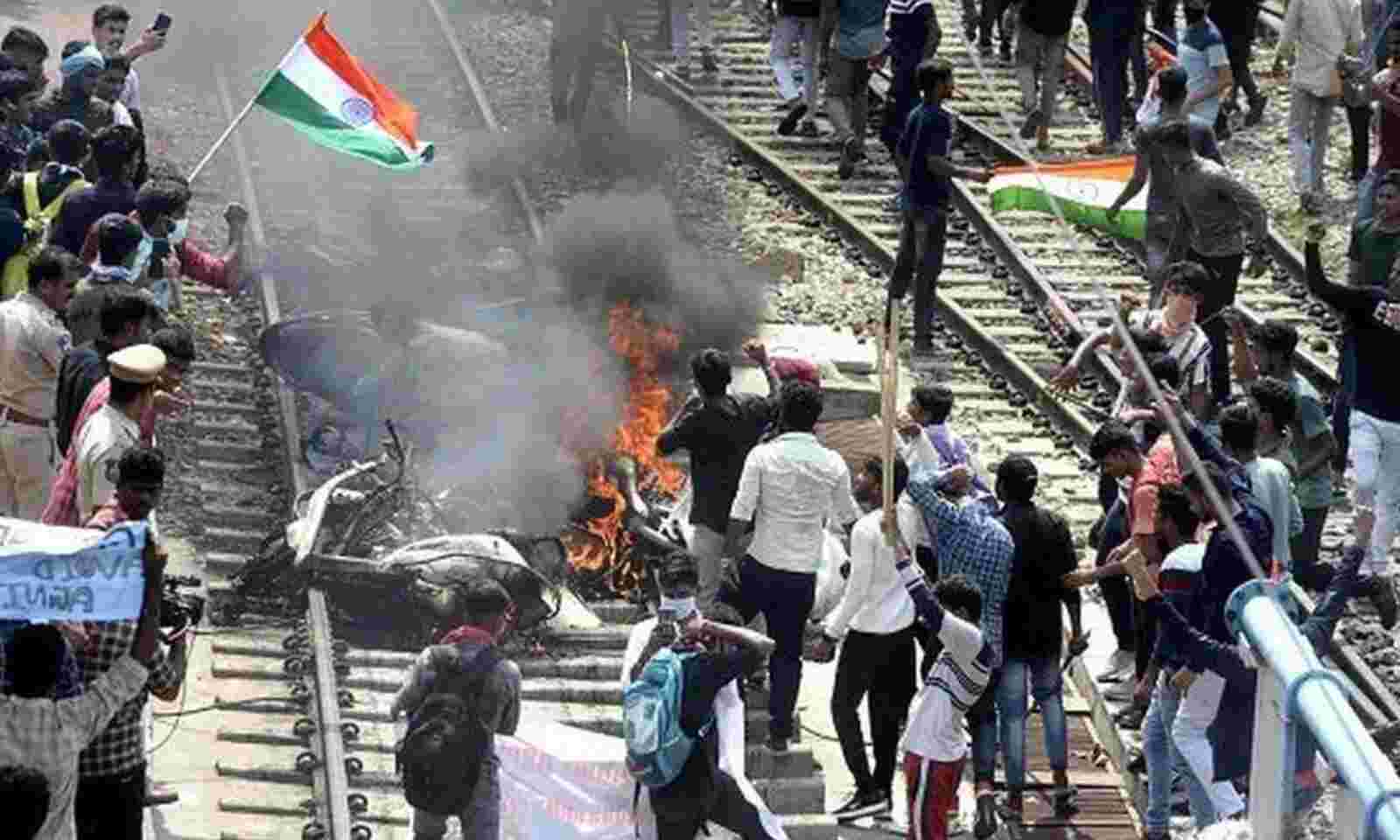 'अग्निपथ' पर विपक्ष का आज भारत बंद:RPF-GRP अलर्ट, कांग्रेस का भारत बंद को समर्थन