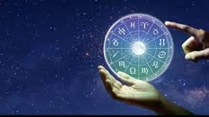 Love Horoscope : इन 5 राशियों के दांपत्य जीवन में होगी एक नई शुरुआत, रोमांटिक शाम बनाएगी आज के दिन को खास