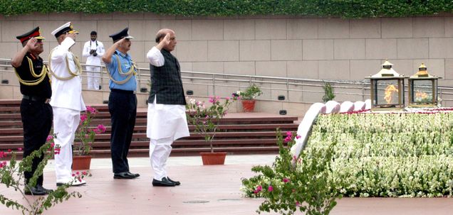 कारगिल विजय दिवस पर पीएम मोदी से लेकर रक्षामंत्री राजनाथ सिंह ने शहीदों को किया याद