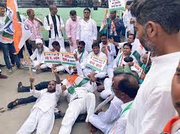 सोनिया गांधी से ईडी पूछताछ का विरोध,दिल्ली में कांग्रेस नेताओं और कार्यकर्ताओं ने किया प्रदर्शन