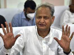 एआईसीसी मुख्यालय में मीडिया से रूबरू हुए सीएम गहलोत,कहा- देशभर में ईडी का आतंक, सरकार गिराने का कर रही काम