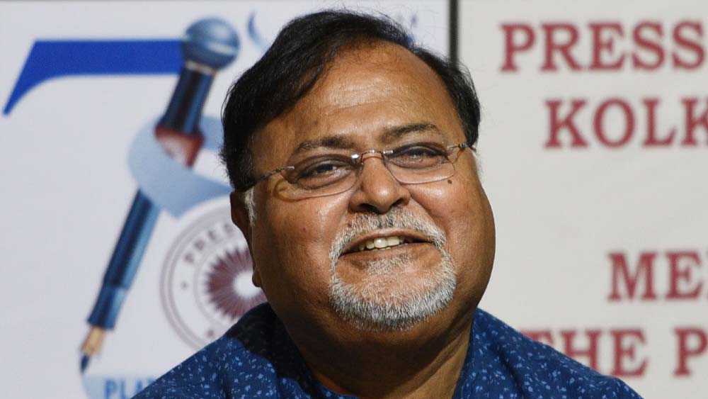 पार्थ चटर्जी की करीबी अर्पिता के घर से 29 करोड़ रुपए और मिले, कुल 50 करोड़ बरामद