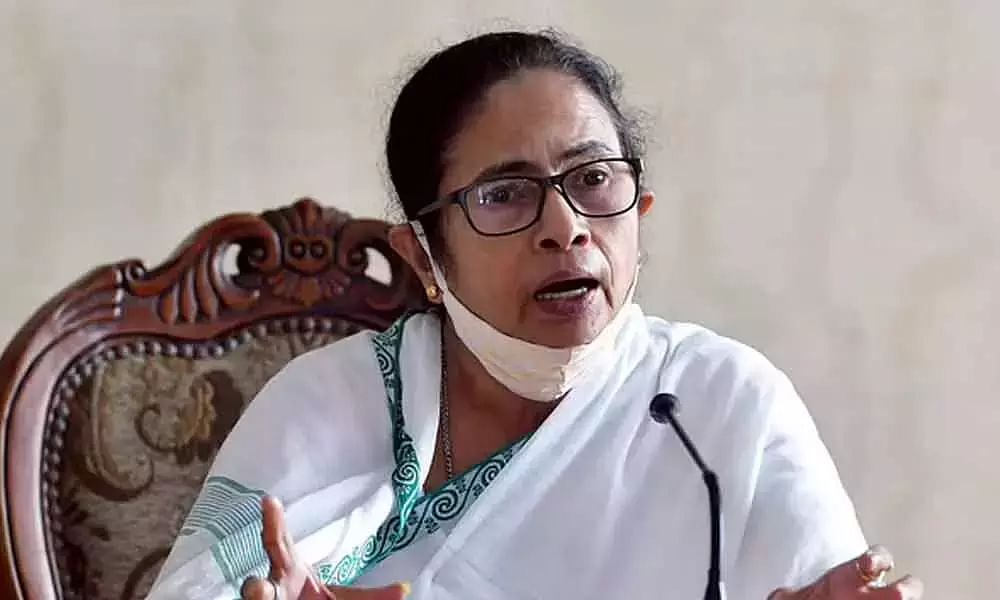 ममता बनर्जी ने पार्थ चटर्जी को कैबिनेट से बाहर कर दिया