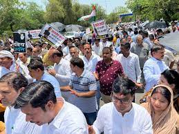 दिल्ली स्थित एआईसीसी में मीडिया से रूबरू हुए राहुल गांधी,कहा- देश में आज लोकतंत्र नहीं