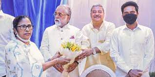 4 दिन के दौरे पर दिल्ली पहुंचीं ममता,पीएम मोदी और राष्ट्रपति से करेंगी मुलाकात
