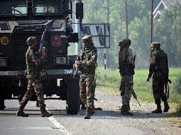 जम्मू-कश्मीर में मुठभेड़,सुरक्षाबलों ने बडगाम में लतीफ राथर समेत 3 आतंकियों को घेरा