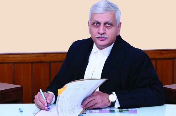यूयू ललित बने देश के 49वें चीफ जस्टिस,राष्ट्रपति द्रौपदी मुर्मू ने दिलाई  पद की शपथ .