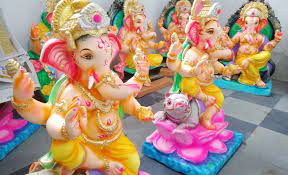 घरों से लेकर मंदिरों तक गणपति विराजमान,बाजारों में गणेश जी मूर्ति खरीदने को लेकर उमड़े श्रद्दालु