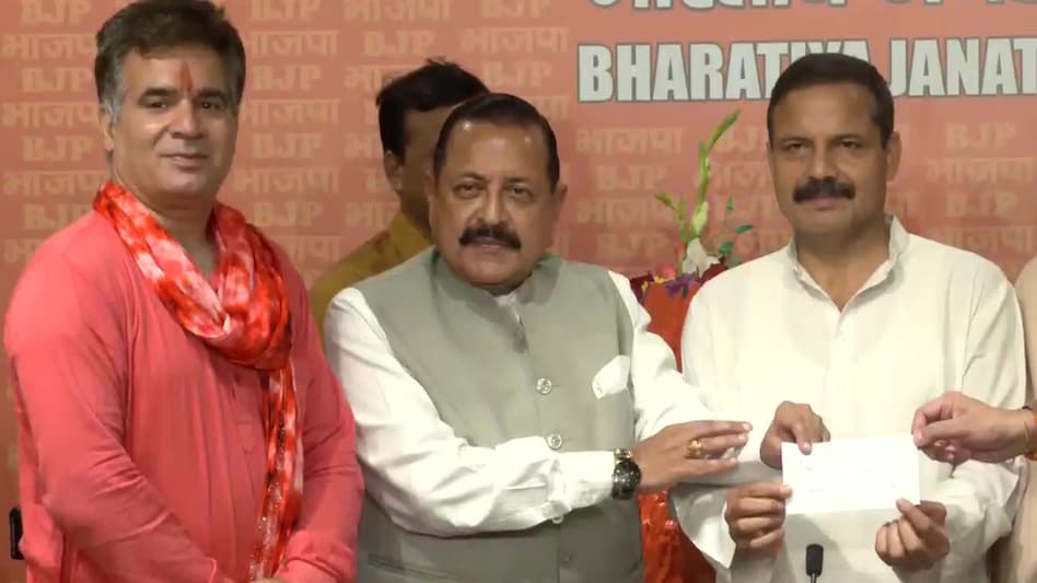 जम्मू-कश्मीर: उधमपुर से दो बार विधायक रहे बलवंत सिंह मनकोटिया, दिल्ली में थामा बीजेपी का दामन
