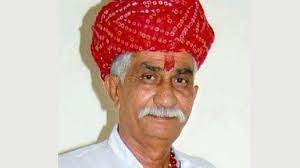 सीएम गहलोत ने रायपुर में किया पूर्व विधायक स्वर्गीय कैलाश त्रिवेदी की मूर्ति का अनावरण