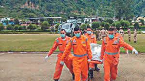 उत्तराखंड एवलॉन्च,वायुसेना के दो चीता हेलीकॉप्टर बैस कैंप रवाना,दो लापता प्रशिक्षुओं की तलाश जारी