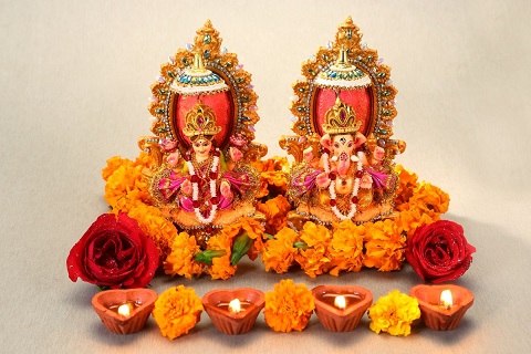 देश में दिवाली की धूम , 2000 साल बाद दीपावली पर बुध, गुरु, शुक्र और शनि खुद की राशि में रहेंगे