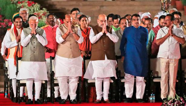 गुजरात के आणंद से पीएम मोदी का सियासी वार