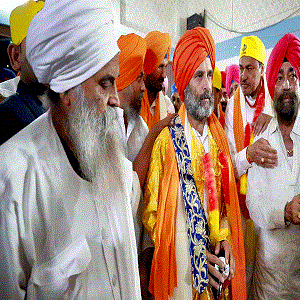 कांग्रेस की भारत जोड़ो यात्रा का पंजाब में प्रवेश ,राहुल गांधी ने स्वर्ण मंदिर में टेका माथा