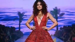 तापसी के लिए धार्मिक भावनाएं बानी मुसीबत की वजह , वेस्टर्न ऑउटफिट में गॉड की ज्वैलरी पहनने पर मचा बवाल