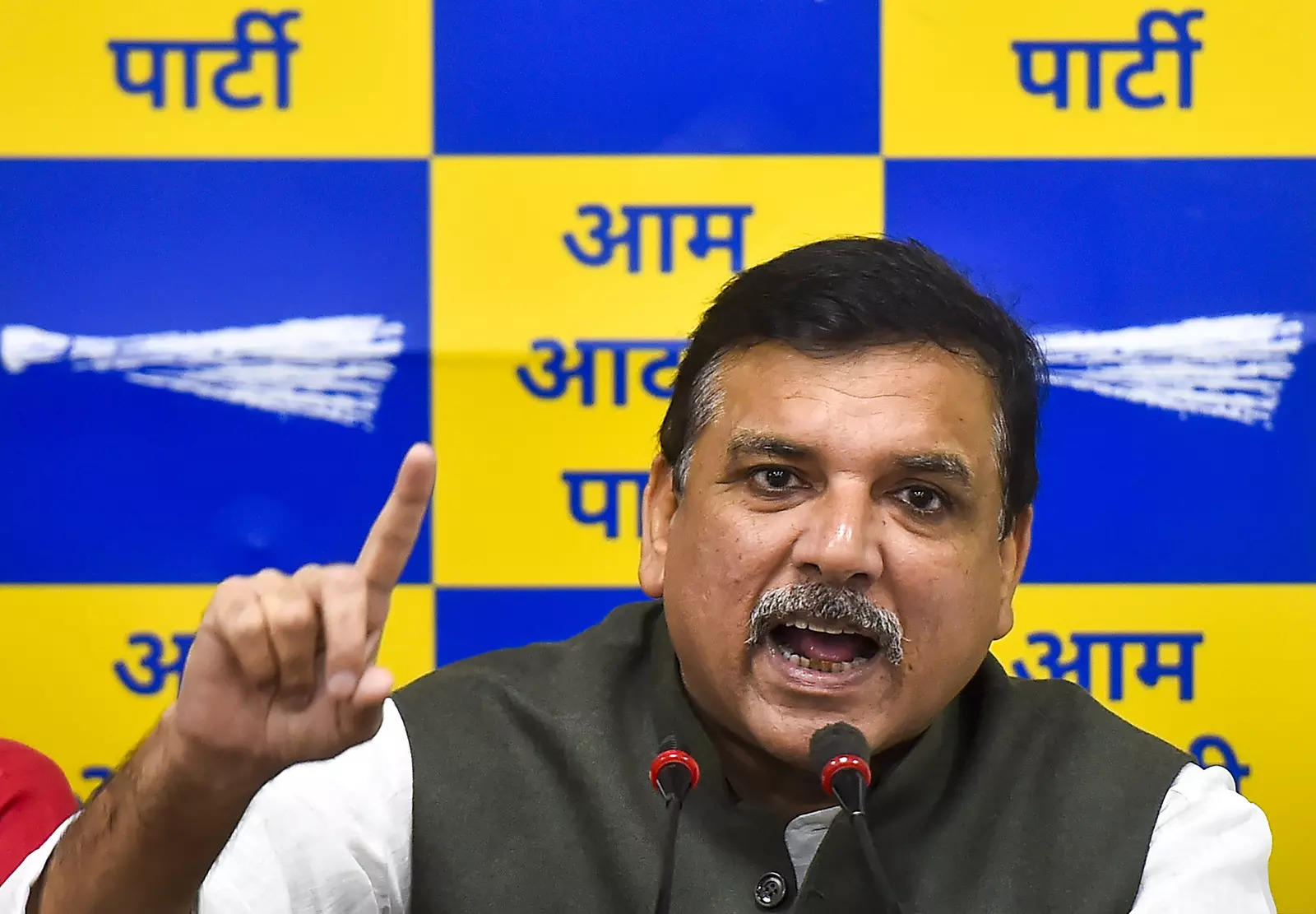 AAP सांसद संजय सिंह ने ED को भिजवाया नोटिस, बोले- '48 घंटे में मांगो माफी