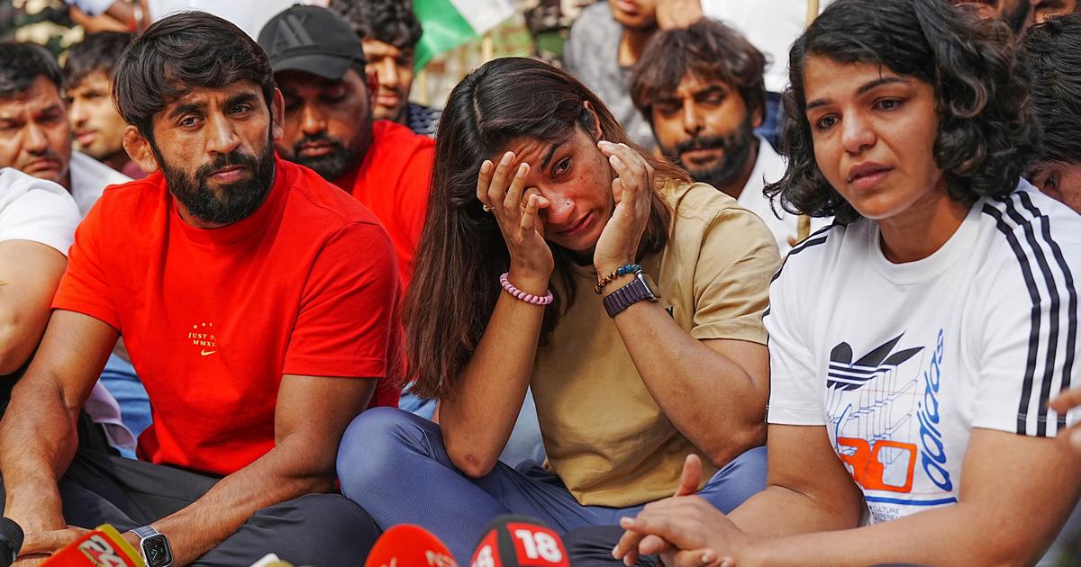 पहलवानों का प्रर्दशन अभी भी जारी,पूरे खेल जगत को घेरने की तैयारी,जाने कहा तक बढ़ा मामला।