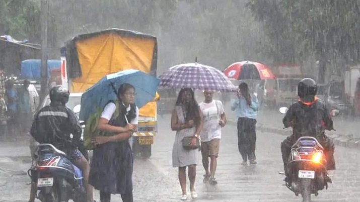 देश के कई हिस्सों में मूसलाधार बारिश,रिकाॅर्ड टूटा दिल्ली में बाढ़ के सकेंत।