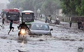 दिल्ली, पंजाब और हिमाचल सहित देश के उत्तरी राज्यों में बारिश से बाढ़ जैसे हालात, बाढ़-लैंडस्लाइड से हुई 56 मौते