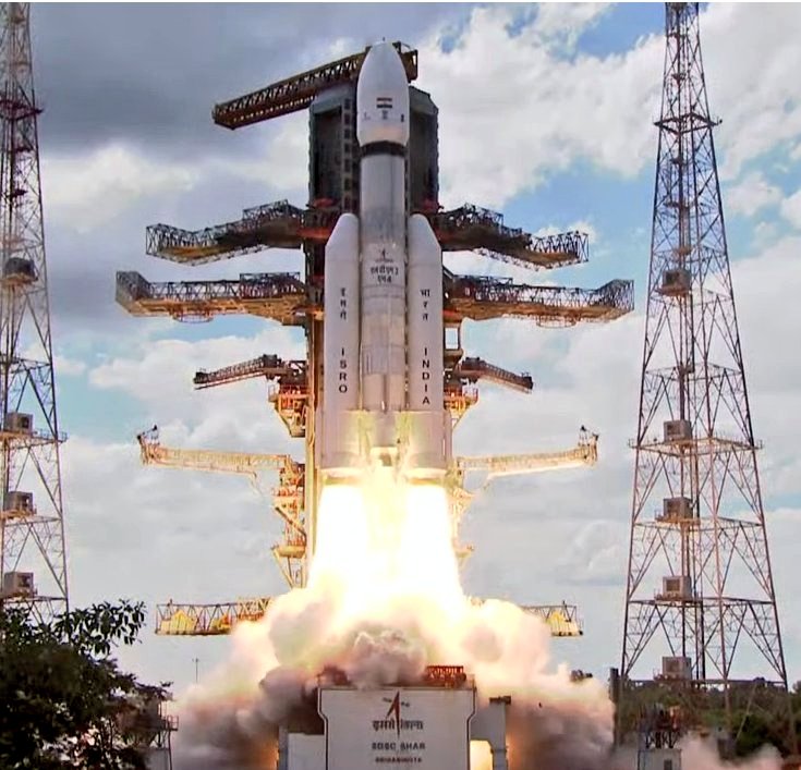 चंद्रयान -३ भारत की उम्मीदों की उभरती बुनियाद ,इसरो के साथ जुडी ह्यै भारतीय लोगो की आस