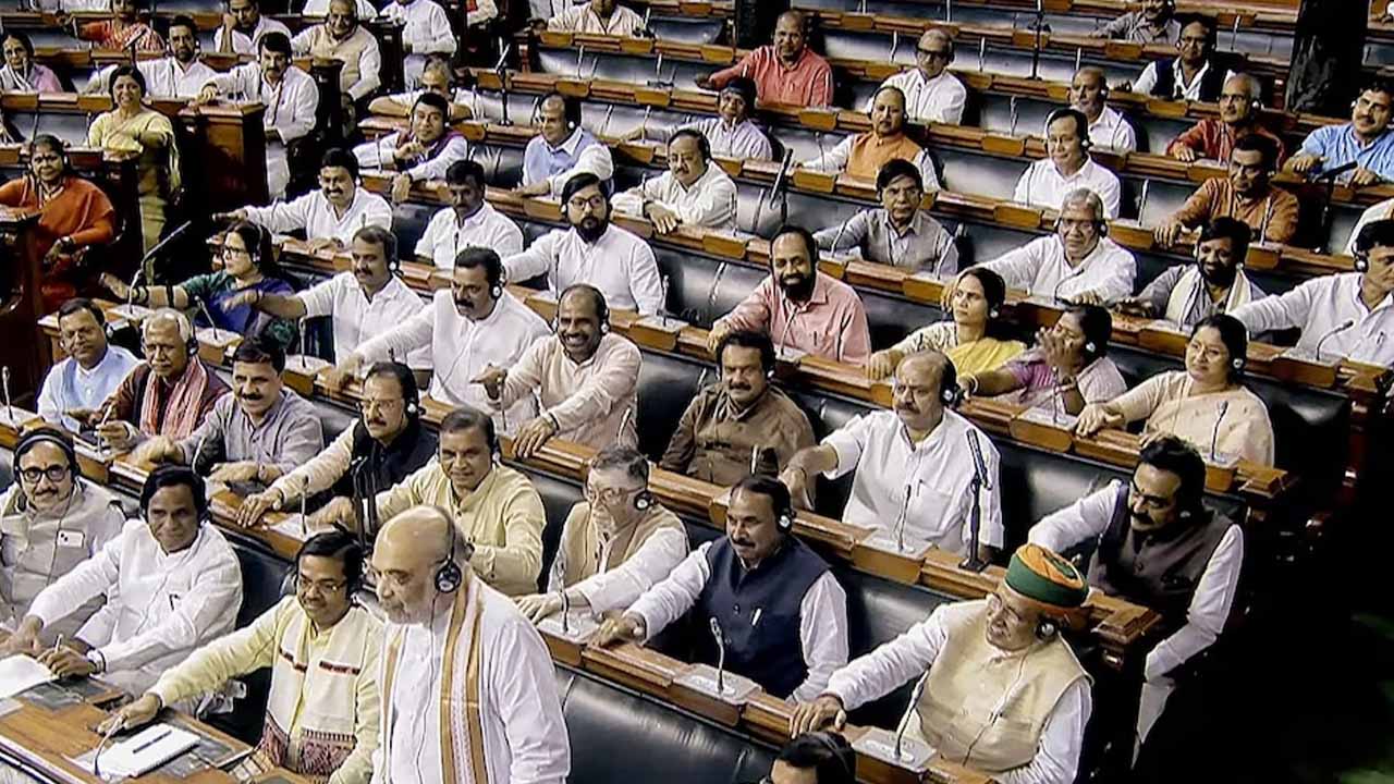 केंद्र सरकार के खिलाफ विपक्ष का अविश्वास प्रस्ताव का नोटिस, मणिपुर हिंसा पर चर्चा करने की मांग की