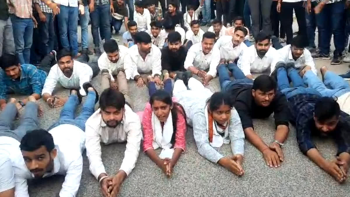 राजस्थान में छात्र चुनाव की मांग को लेकर छात्र नेता पानी की टंकी पर चढ़े, भूख हड़ताल से 8 छात्रों की तबियत बिगड़ी