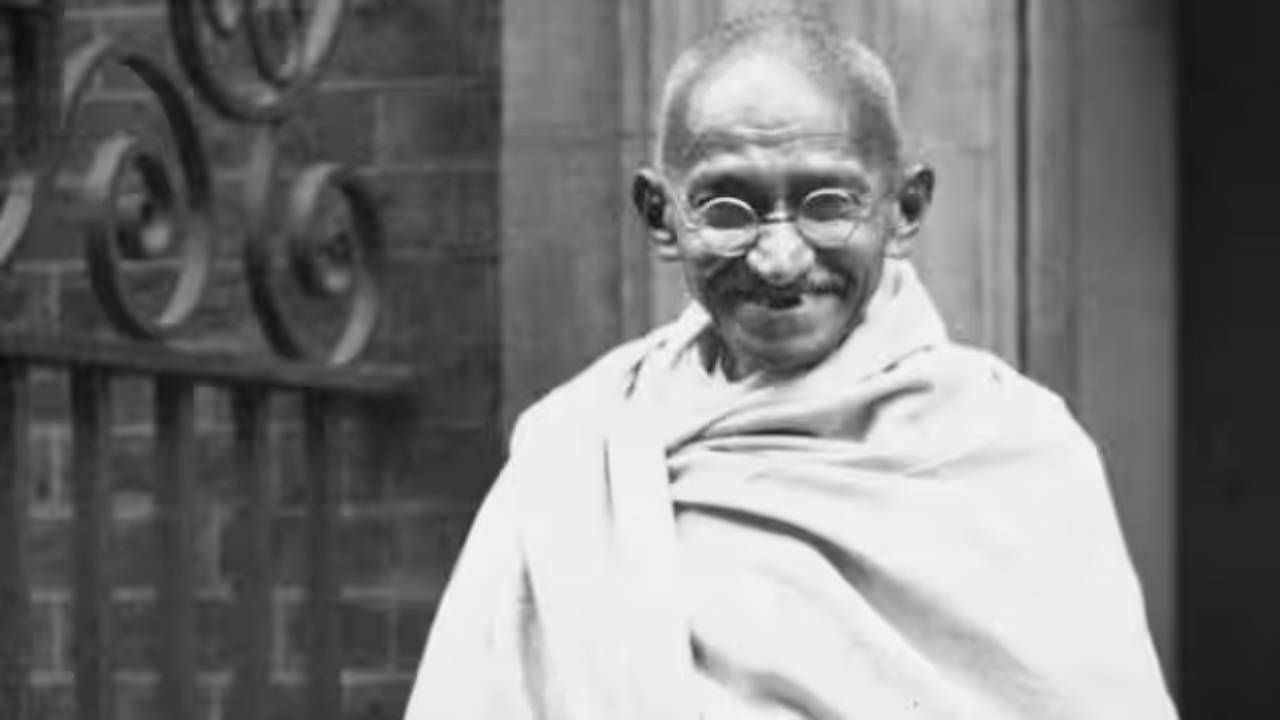 महात्मा गांधी पर बनेगी वेब सीरीज, गांधी की फिलॉस्फी को सीरीज के जरिए समाज में लेकर आएंगे- डायरेक्टर मनीष किशोर