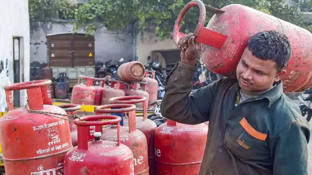200 रुपए सस्ता हुआ घरेलू गैस सिलेंडर, 33 करोड़ कंज्यूमर्स को मिलेगा फायदा