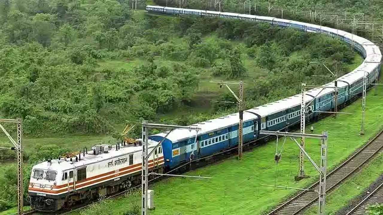 साउथ वेस्टर्न रेलवे में 2400 से ज्यादा पदों पर निकाली भर्तियां, सिलेक्शन 10वीं के नंबर की मेरिट के आधार पर