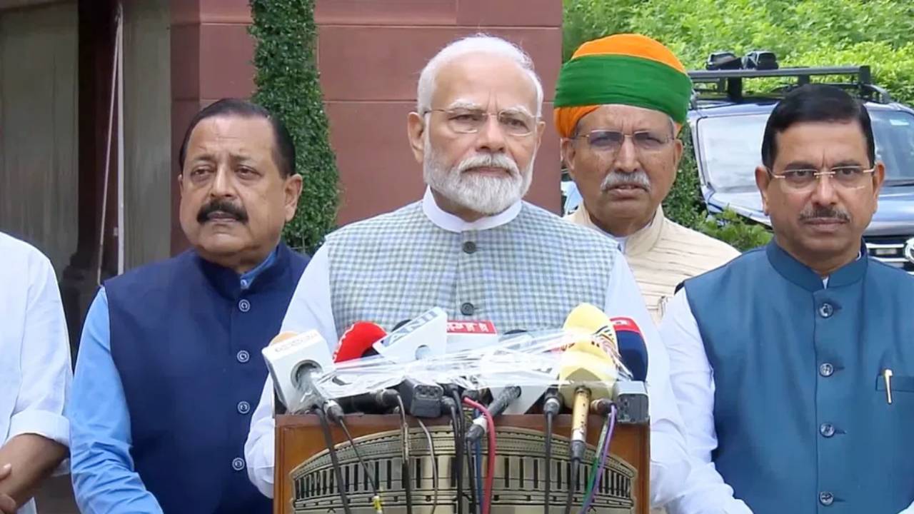 पुराने संसद भवन को बनाने का फैसला विदेशी शासकों का था, लेकिन इसके निर्माण में पसीना, परिश्रम और पैसा हमारे देश के लोगों का लगा- PM मोदी