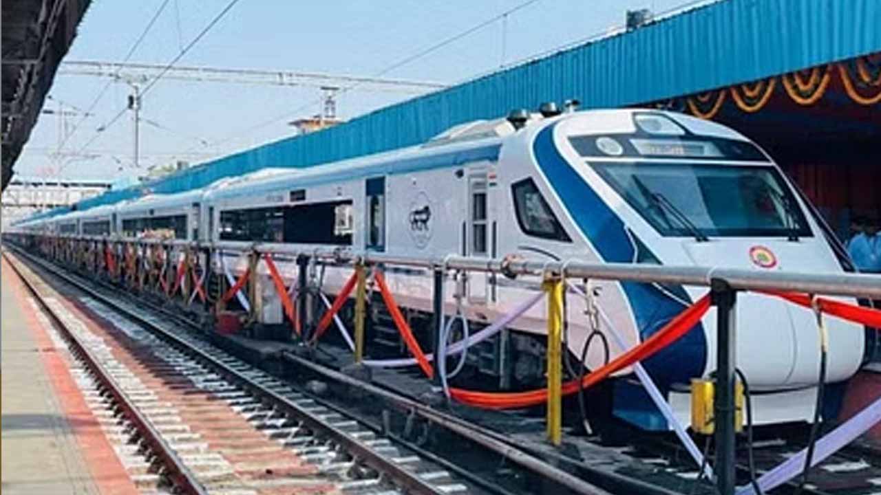 पीएम मोदी आज 9 वंदे भारत एक्सप्रेस को हरी झंडी दिखायेंगे, देश के 11 राज्यों के धार्मिक और पर्यटन स्थलों जोड़ेगी ये ट्रेन