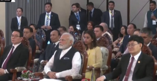 पीएम मोदी का दो दिवसीय लाओस दौरा, पीएम ने लाओस की रामायण का प्रदर्शन फ्रालक फ्रालम देखा