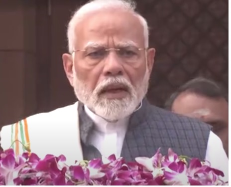 संसद का  शीतकालीन सत्र  आज से , अडाणी, मणिपुर हिंसा और ट्रेन दुर्घटनाओं पर हंगामे के आसार