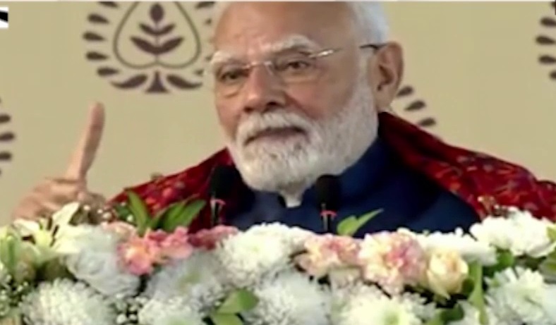 पीएम बोले-आप आपदा बनकर दिल्ली पर टूटी, पीएम मोदी ने दिल्लीवासियों को दी सौगात